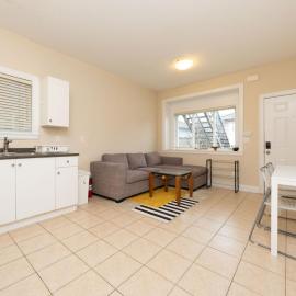Vancouver 2BR Suite Near Trout Lake & SkyTrain – hotel w mieście Vancouver