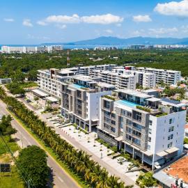 Modern condo with breathtaking views, infinity pool, and en suite bedrooms