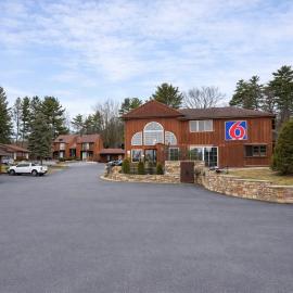 Studio 6 Lake George NY Adirondacks, viešbutis mieste Leik Džordžas