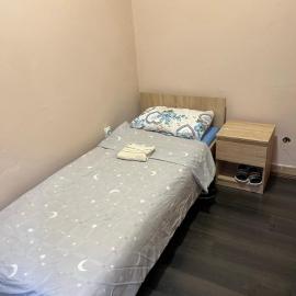 Vino hostel single room with private bathroom