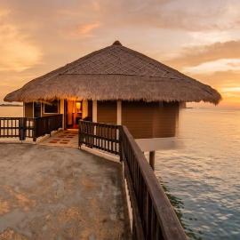 2 Bedroom & Study Golden Palm Tree Resort Ivory End Villa, hotel in Bagan Lalang