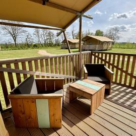 Glamping De Zuidvliet Nr 16, khách sạn ở Wolphaartsdijk