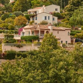 Villa Casa Rosetta A C avec Piscine & Jacuzzi -Vallauris, готель у місті Валлоріс