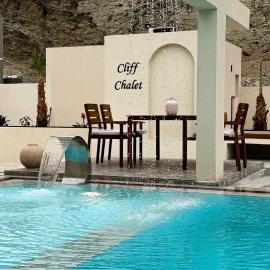 Cliff Chalet-Amrat, hotell i Al Amarat