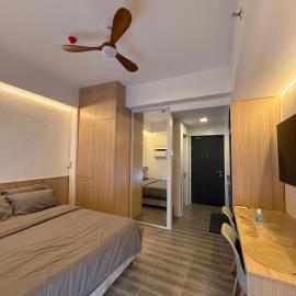 Modern Cozy Condo with Balcony in Downtown
