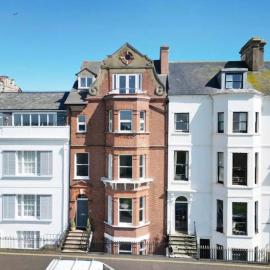 Stylish Garden Apartment Central Exmouth Sleeps 3