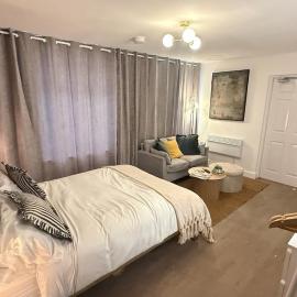 Cosy Studio Apt with Free Parking and Netflix, hotel u gradu Volverhempton