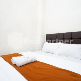 Griya Poerwoto Syariah near Pasar Klewer Solo RedPartner, hotel in Solo