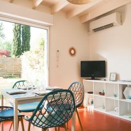 L'ESCAPADE T3 avec terrasse privative, Hotel in Lussac-les-Châteaux