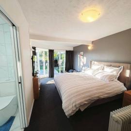 Smart Stay Guest Suite - 8 Min to Airport - Convenient Location