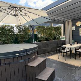 Sauerland Wellness Apartment mit Sauna und Jacuzzi, готель у місті Ольпе