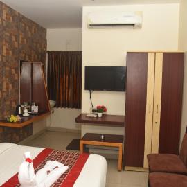 Rd HOTEL ERODE ROAD, хотел в Perundurai