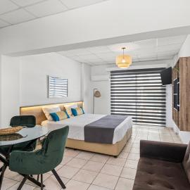 Larnaca Bay Suites, hotel Lárnakában