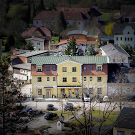 Hotel Zur Alten Schule, hotel u gradu 'Pitten'
