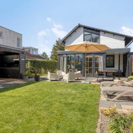Groenendijk Verhuur Vakantiewoning Casa Iris, hotel in Burgh Haamstede