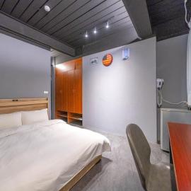 24小時服務-新橙居-免費停車-私人衛浴-戶戶開窗, hotel u gradu Dalin
