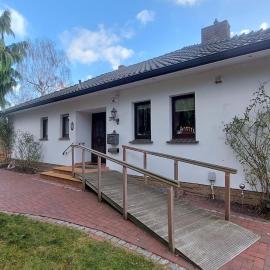 Großer Bungalow mit eigenem See und Insel, hotel Lemfördében