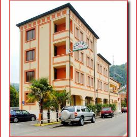 Hotel Ristorante Fratelli Zenari, hotel Chiampóban