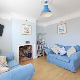 Charming Seaside Cottage in Pakefield Dog Friendly 2 min walk to Beach