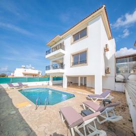 Infinity Blue Villa w Pool, hotel en Pomos