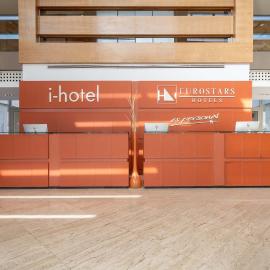 Eurostars i-hotel Madrid, готель у місті Посуело-де-Аларкон