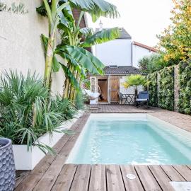 Quiet Studio with Pool near Paris & Disneyland, hotel in Fontenay-sous-Bois