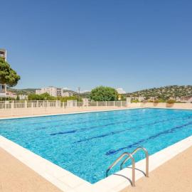 Apt in Sainte-Maxime swimming pool and tennis، فندق في سانت ماكسيم