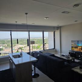 Immaculate Vibes Sunset View Condo, hotel i Birmingham