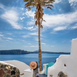 HIDEAWAY CAVE HOUSE