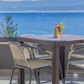 Sun & Sea Apartments، فندق في لوكفا روجوزنيكا