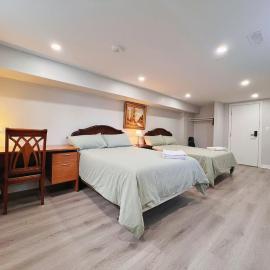 Cozy & Modern Ensuite Basement Rooms - Steps to Subway & Downsview Rogers Stadium, hotel u gradu Toronto