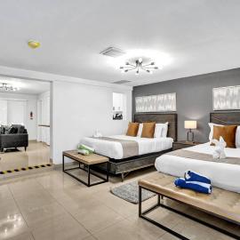 Studio Near the Beach with Pool Access