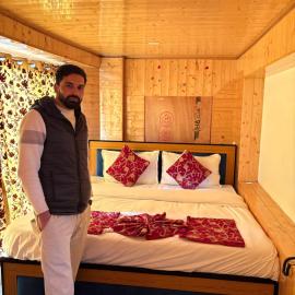 Shahi Darbar Guest House & Restaurant, hotell i Pahalgām