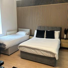 Luxury rooms, Hotel in Ashton-under-Lyne