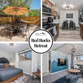 Red Rocks Retreat with Fenced Yard, hotel di Wheat Ridge