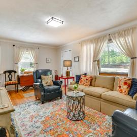 Near Horse Shows & Events! Blissful Tryon Cottage, hotell i Tryon