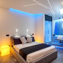 Luxury Wellness SPA Apartment with Jacuzzi & free parking, hotel in Rome
