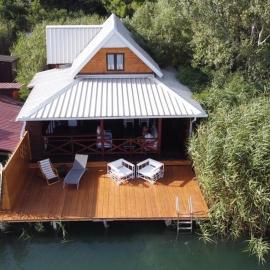 Dori Cottage, hotel em Ada