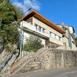 Gite La Cueille, hotel in Saint-Claude