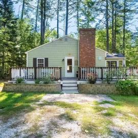 Rosewood Cottage, hotel in Moultonborough