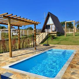 Cabana Completa Jacuzzi, Piscina, Área Gourmet em Porangaba, hotel a Porangaba