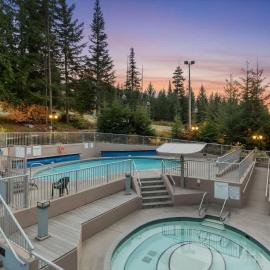 Woodrun Lodge 211 | Ski-In Ski-Out Condo w/ Heated Pool, Hot Tub, Parking, & Gym