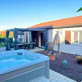 NOUT TI KAZ, Jaccuzi, BBQ et Grand terrasse