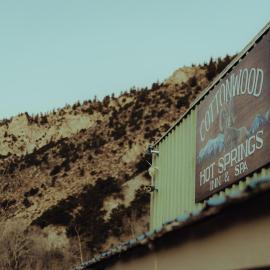 Cottonwood Hot Springs Inn & Spa, hotel Buena Vistában