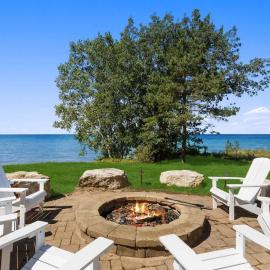 Coastal Cottage by Juniper Holiday + Home, hotel i Stevensville