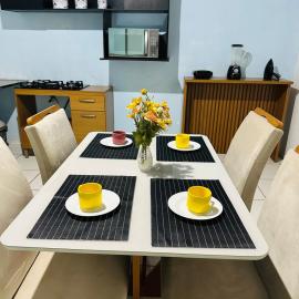 Casa com 2 SUÍTES, Cozinha equipada, Garagem, Wi-Fi, Próxima a Rodoviária, check-in automático das 21h as 08h, hotel di Teresina
