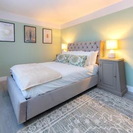 Private 2 Bed Escape with Huge Parking