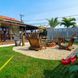 Casa com Lareira e Piscina - Varanda Incrível, hotel in Barra Velha