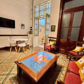 Amplia casa con historia y arte en pleno Centro Porteño, hotel a Buenos Aires
