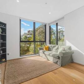 1B Apt near Metro with Free Parking, Hotel in Kellyville
